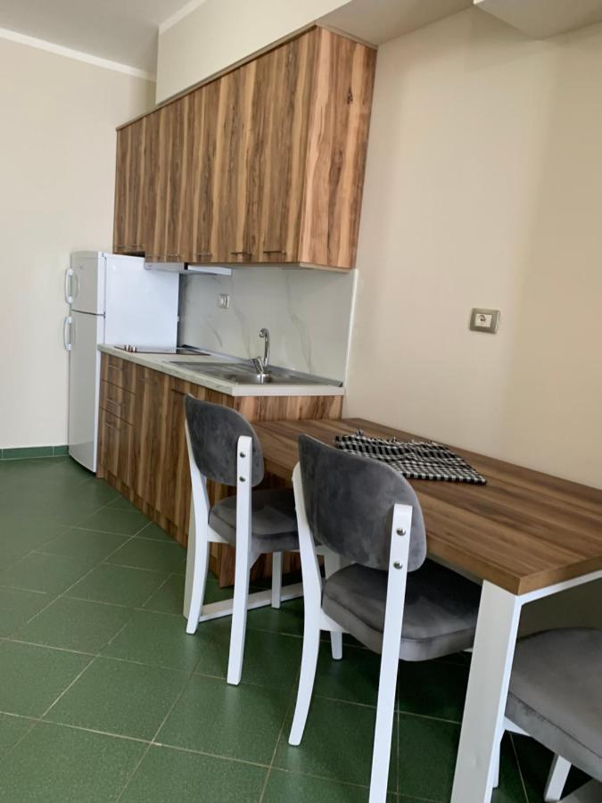 Eri Apartments 4 Shëngjin Екстериор снимка