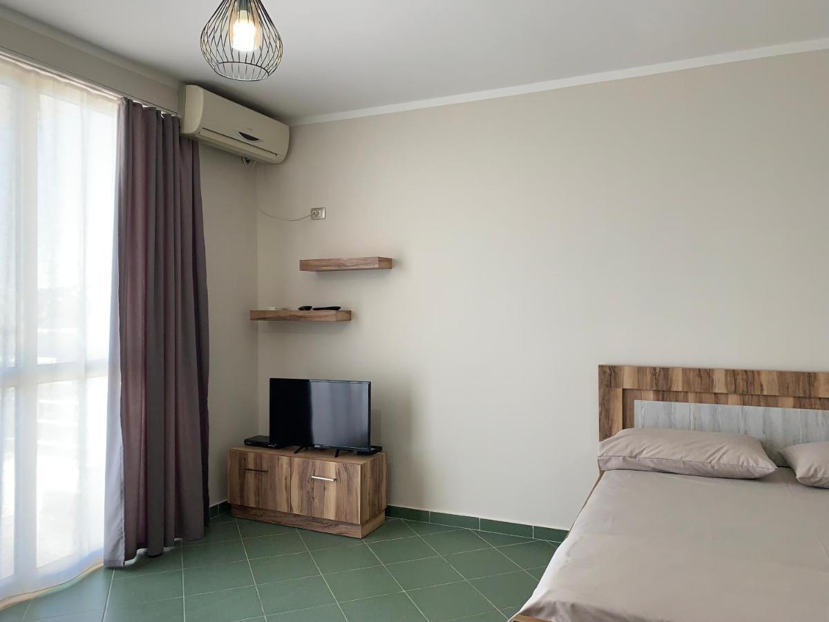 Eri Apartments 4 Shëngjin Екстериор снимка