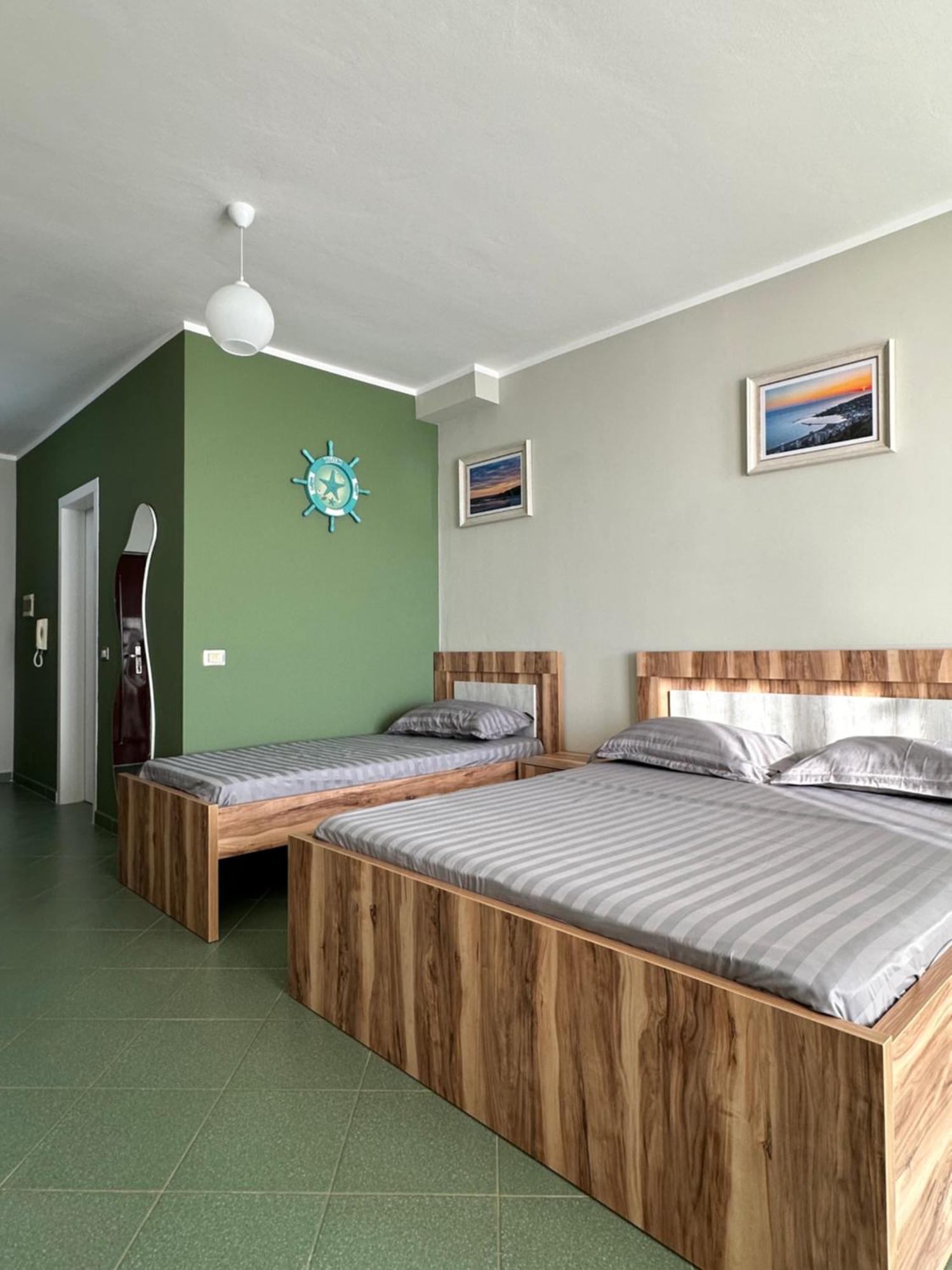 Eri Apartments 4 Shëngjin Екстериор снимка