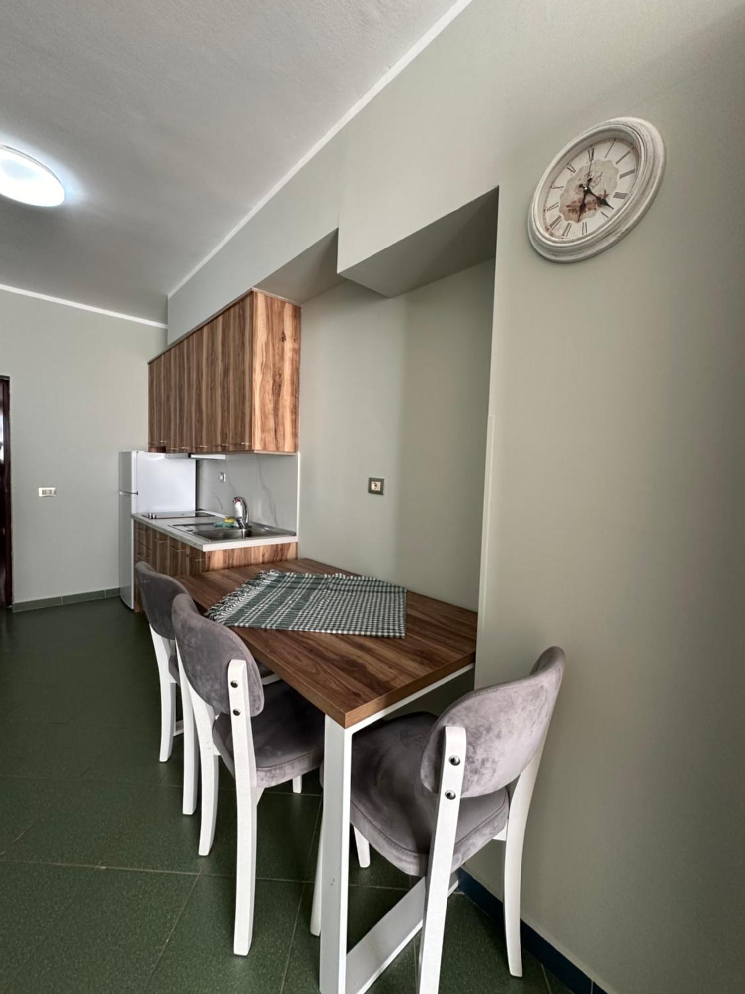 Eri Apartments 4 Shëngjin Екстериор снимка