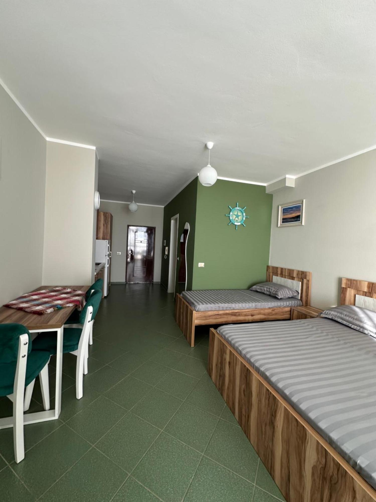 Eri Apartments 4 Shëngjin Екстериор снимка