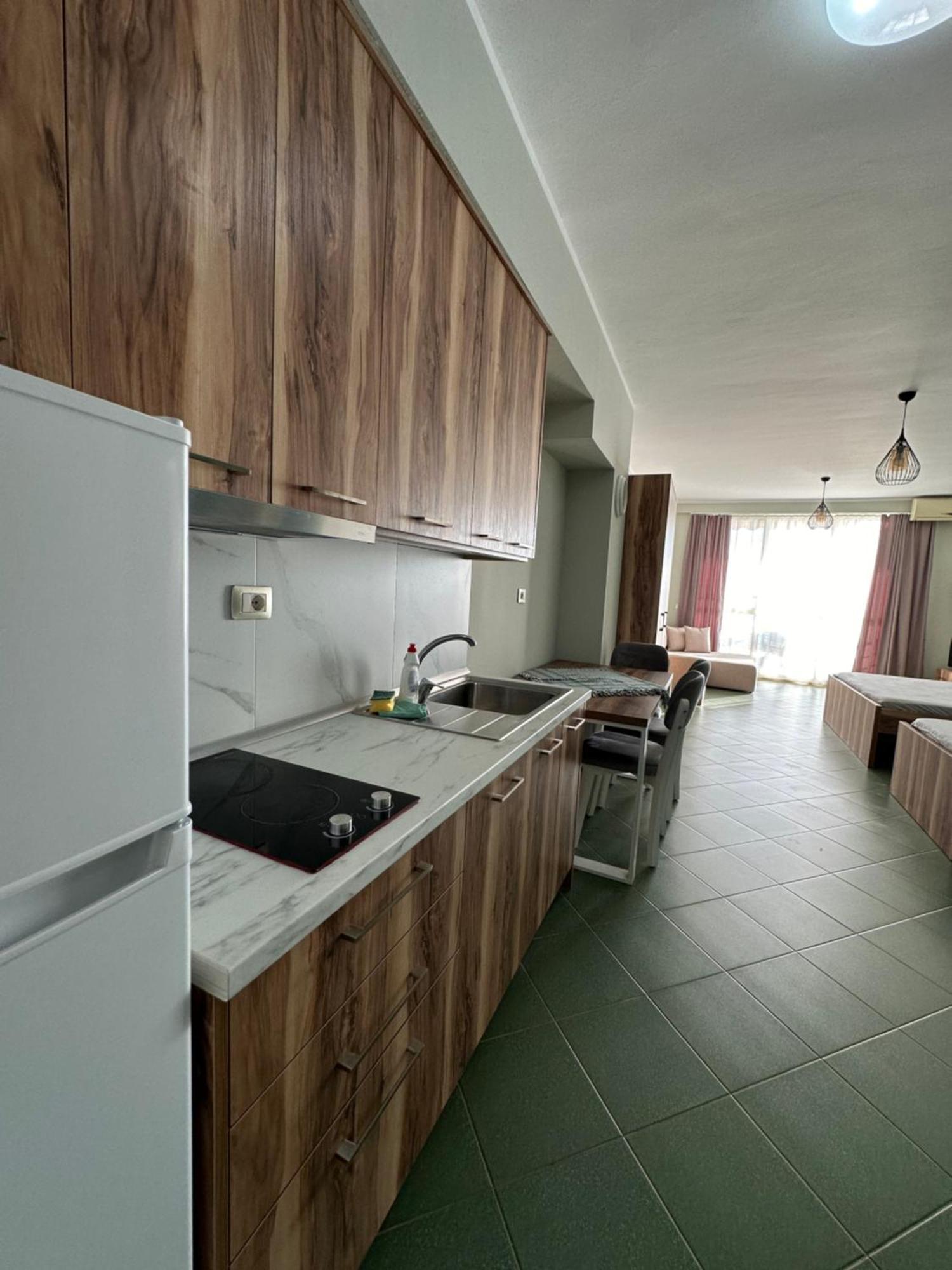 Eri Apartments 4 Shëngjin Екстериор снимка