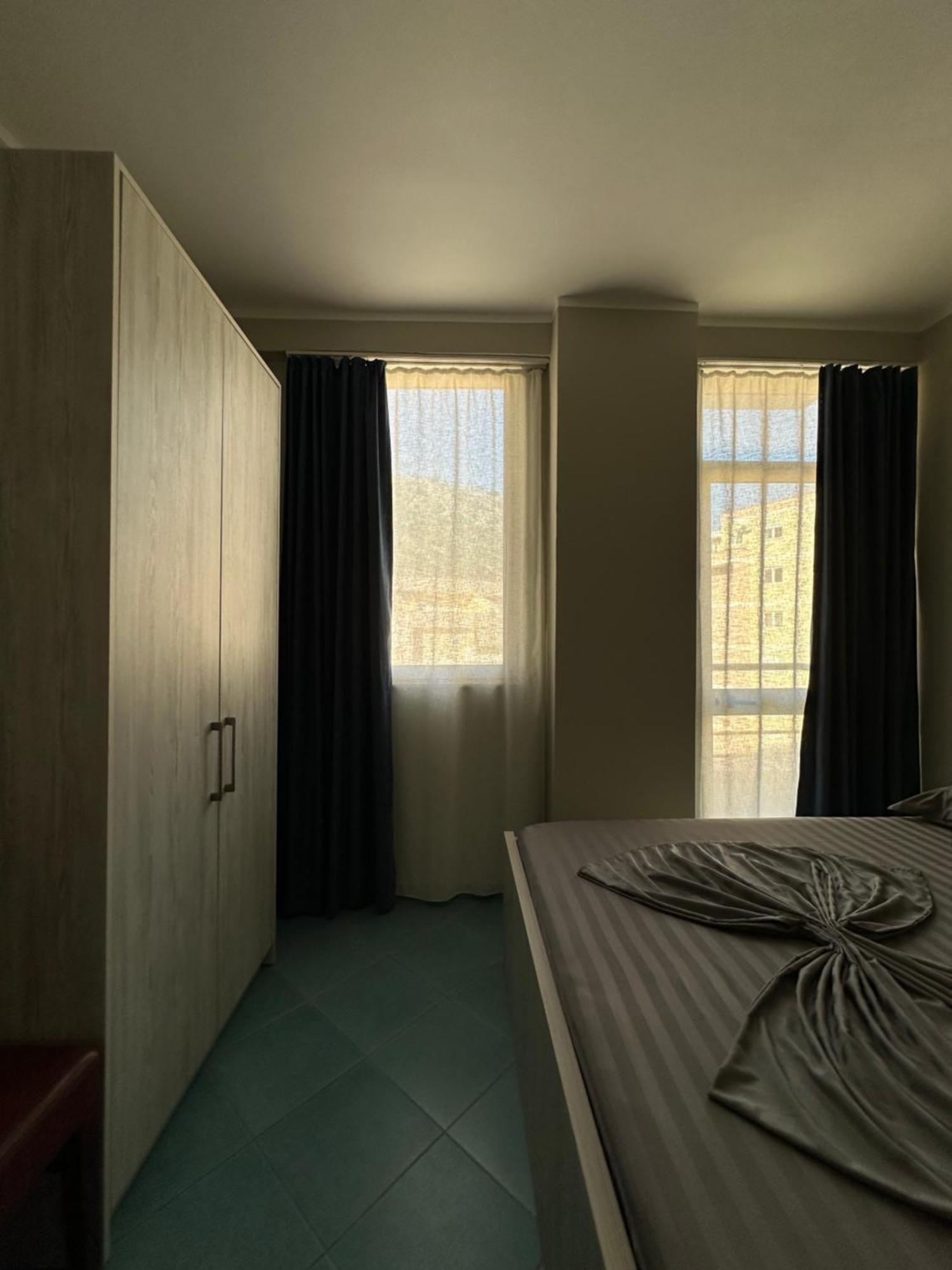 Eri Apartments 4 Shëngjin Екстериор снимка