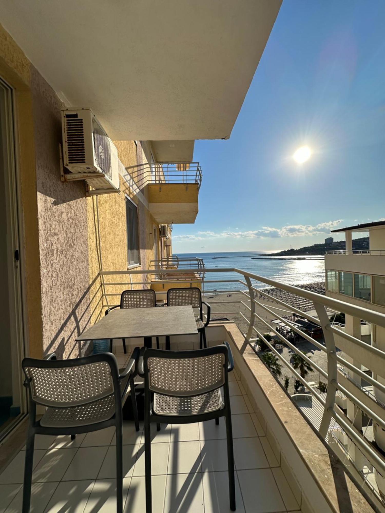 Eri Apartments 4 Shëngjin Екстериор снимка